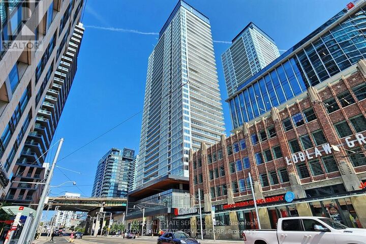 Property Photo:  19 Bathurst Street 3803  ON M5V 0N2 