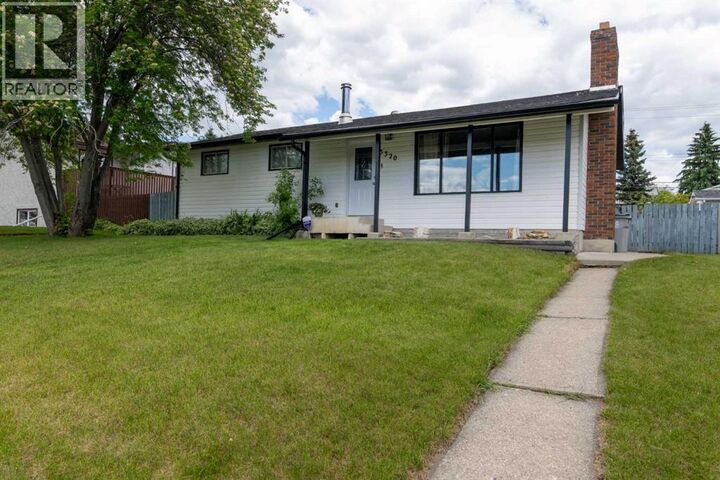 Property Photo:  5320 12 Avenue  AB T7E 1J8 