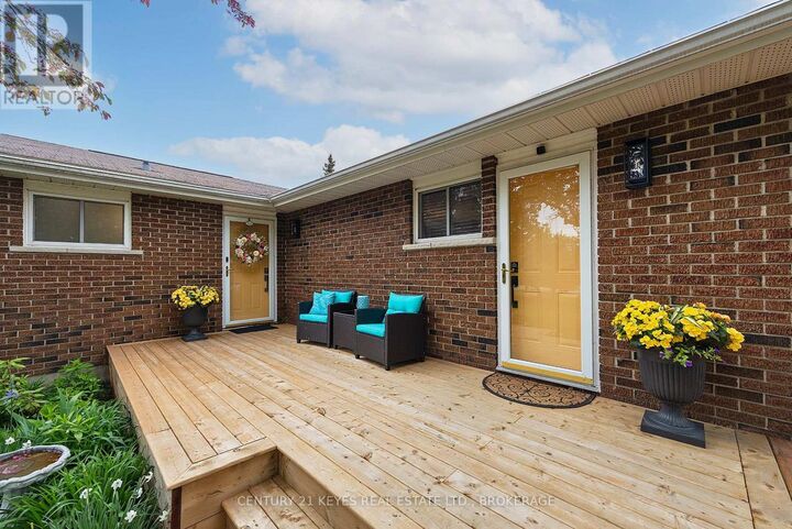 Property Photo:  38 Willowbank Road West  ON K7G 2V5 
