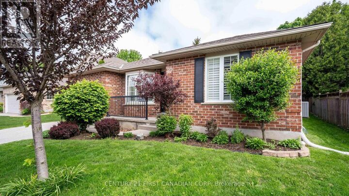 Property Photo:  839 Guildwood Boulevard  ON N6H 5E4 