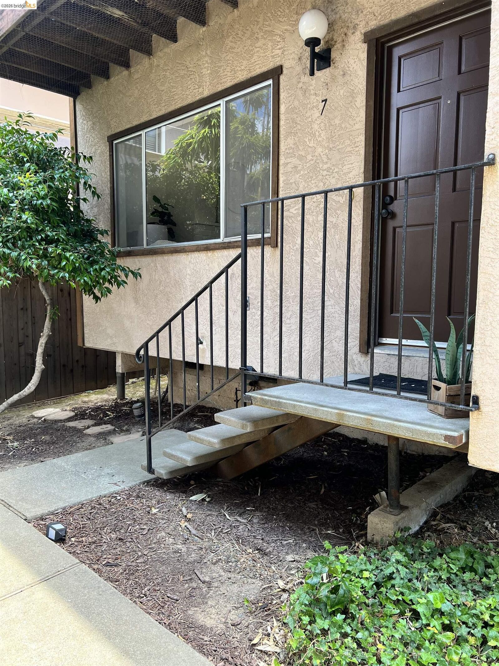 Property Photo:  3800 Maybelle Ave 7  CA 94619 