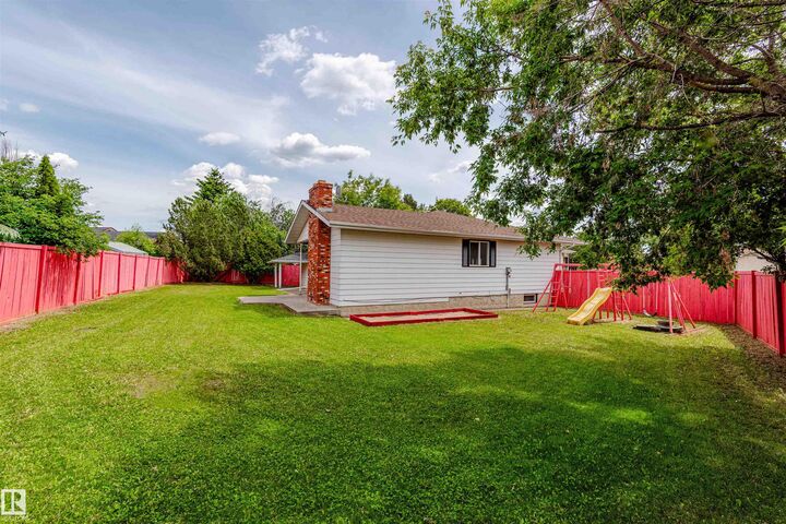 Property Photo:  16524 116 Street NW  AB T5X 3T8 