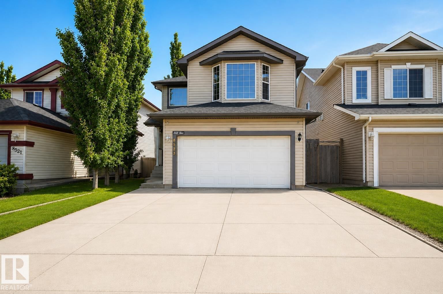 Property Photo:  8523 7 Avenue SW  AB T6X 1G3 