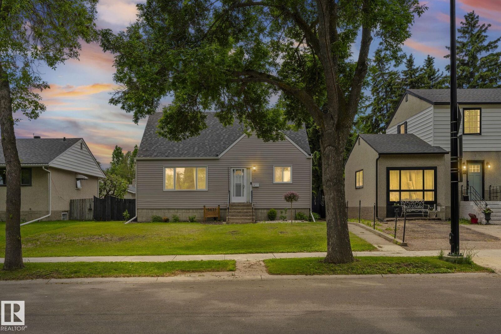 Property Photo:  13631 122 Avenue NW  AB T5L 2W1 
