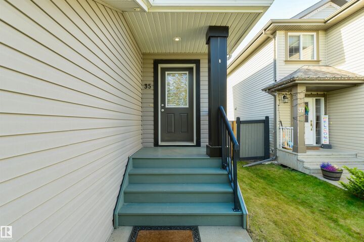 Property Photo:  35 Rue Montalet  AB T4X 0G1 