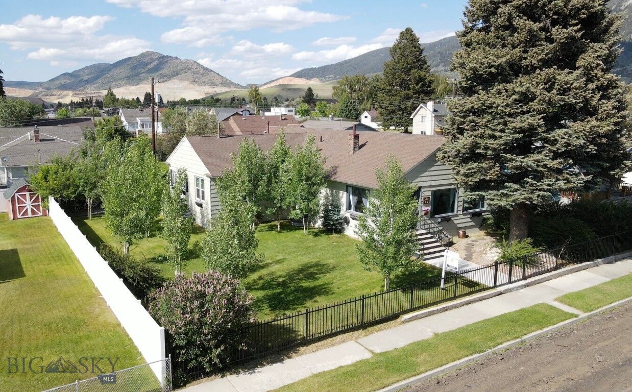 Property Photo:  2821 Edwards  MT 59701 