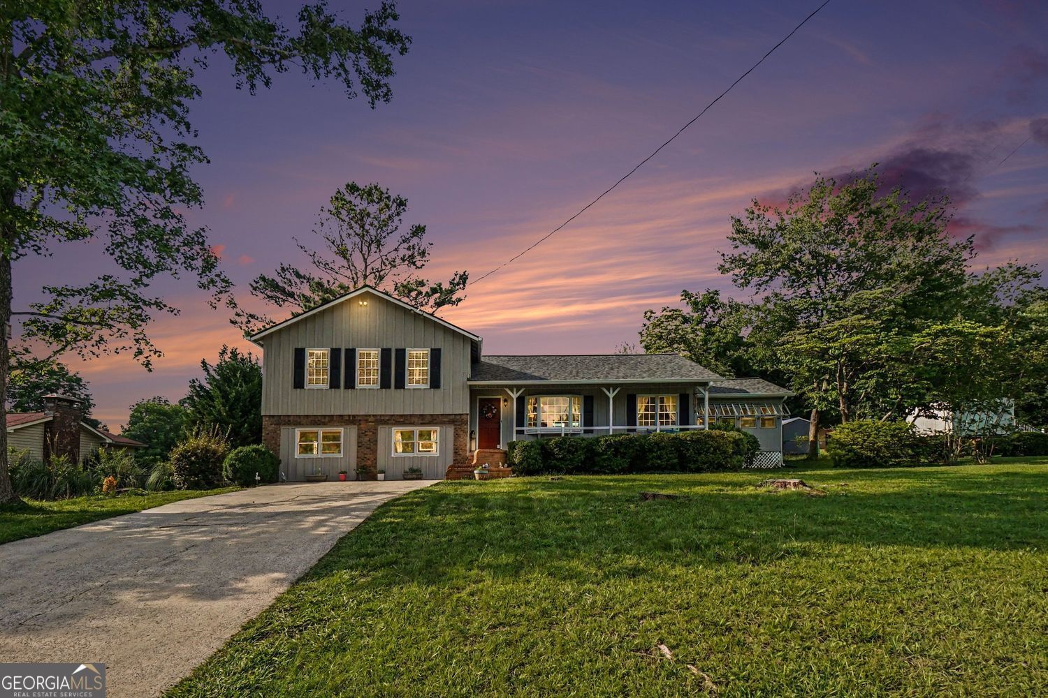 Property Photo: 1117 Malibu Drive GA 30066