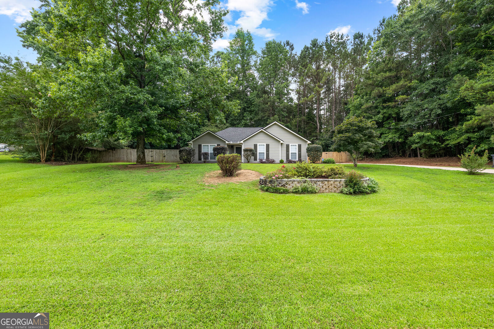 Property Photo:  100 Colorado Court  GA 30240 