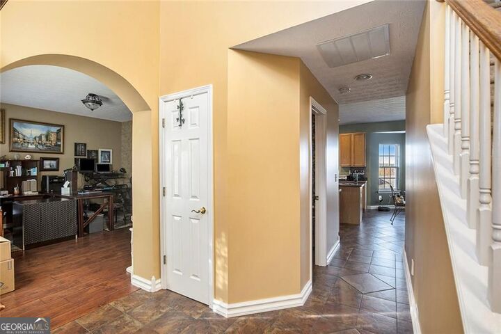 Property Photo:  2054 Dartmoth Way  GA 30180 