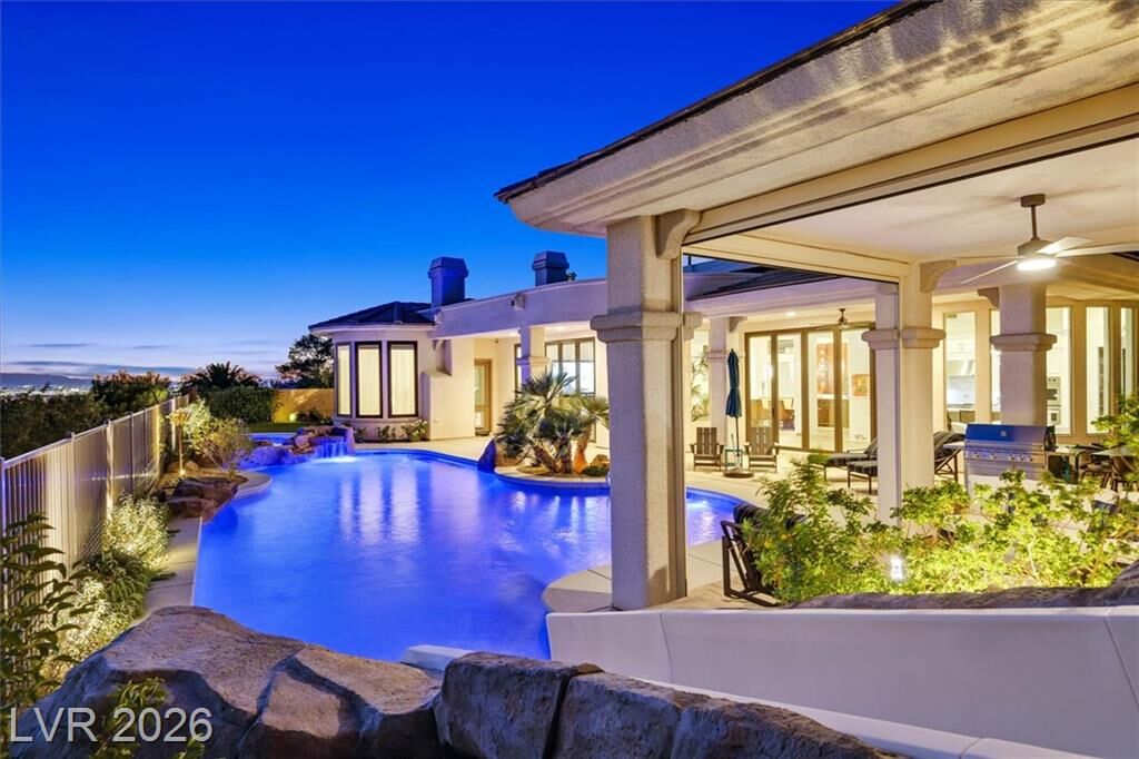 Property Photo:  19 Club Vista Drive  NV 89052 