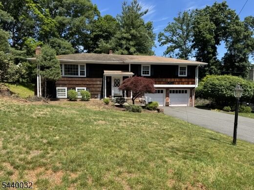 Property Photo:  76 Cider Mill Rd  NJ 07506 