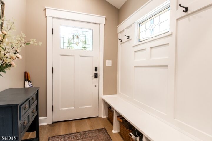 Property Photo:  6 Ford Dr  NJ 07438 