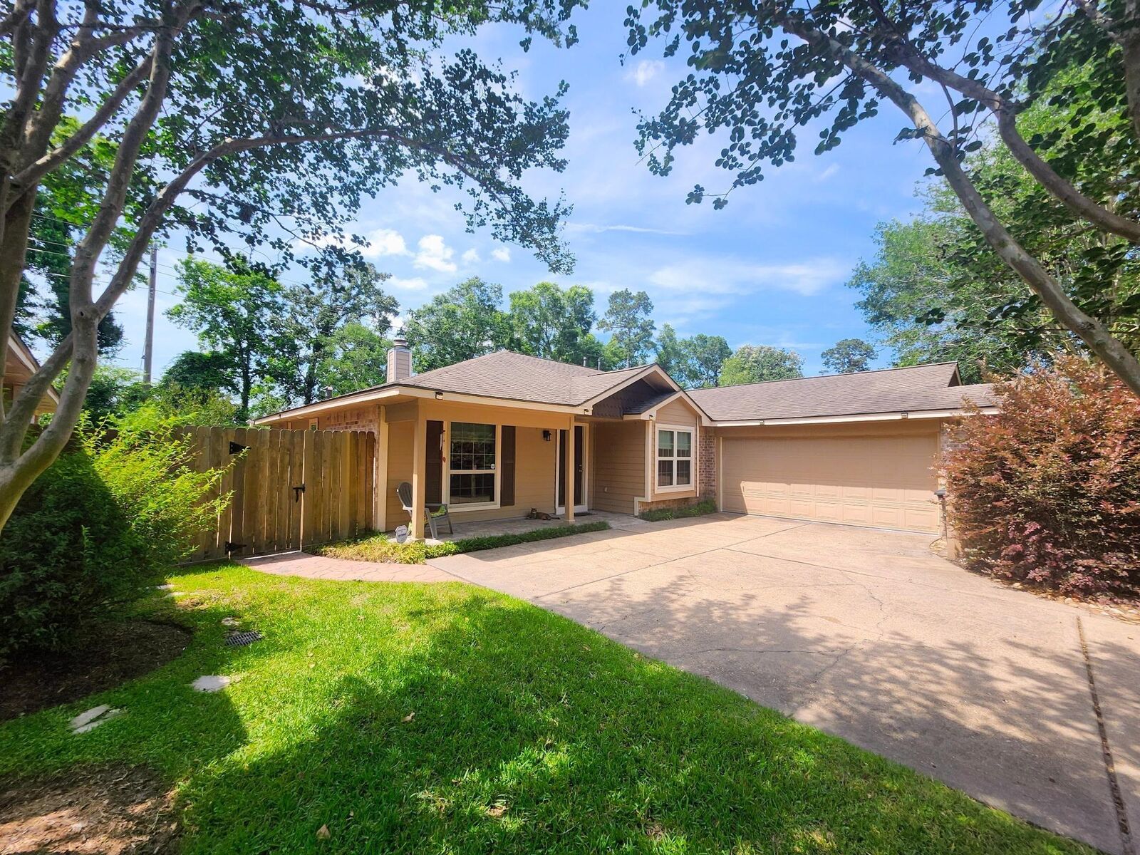 Property Photo:  2827 Creek Manor Drive  TX 77339 