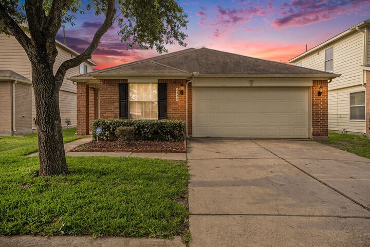 Property Photo: 9326 Garfield Park Lane TX 77075
