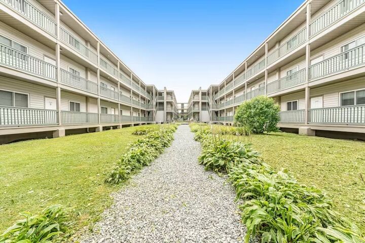Property Photo: 301 Pinnacle Inn Road 3209 NC 28604