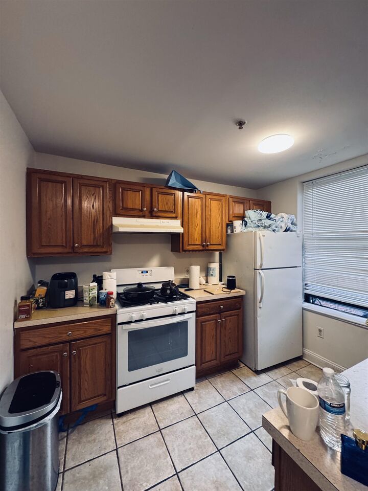 Property Photo:  146 Virginia Ave 302  NJ 07304 