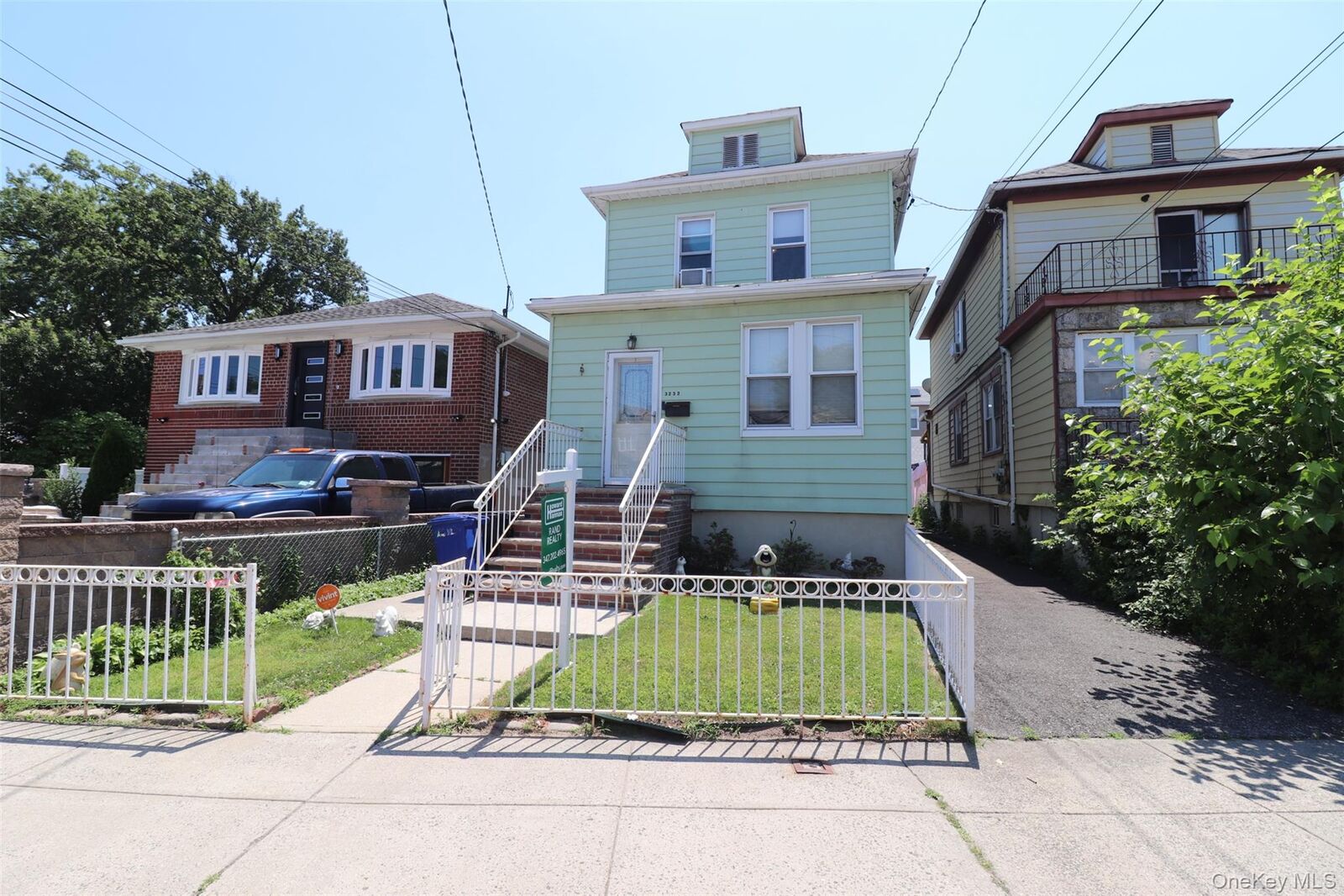 Property Photo:  3232 Country Club Road  NY 10465 