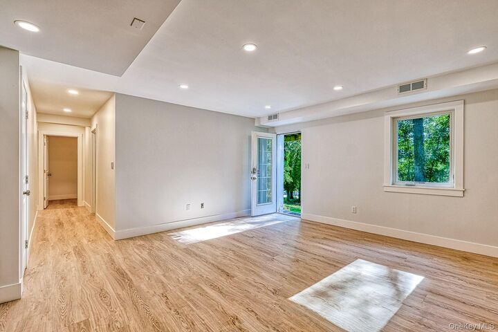 Property Photo:  306 Clinton Avenue 2  NY 10522 