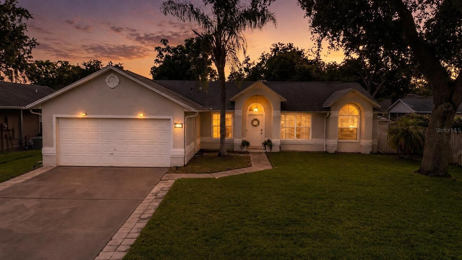 Property Photo:  2704 Libbys Lane  FL 34761 