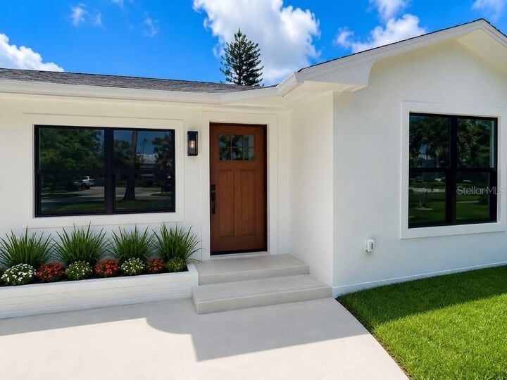 Property Photo: 3219 E De Bazan Avenue FL 33706