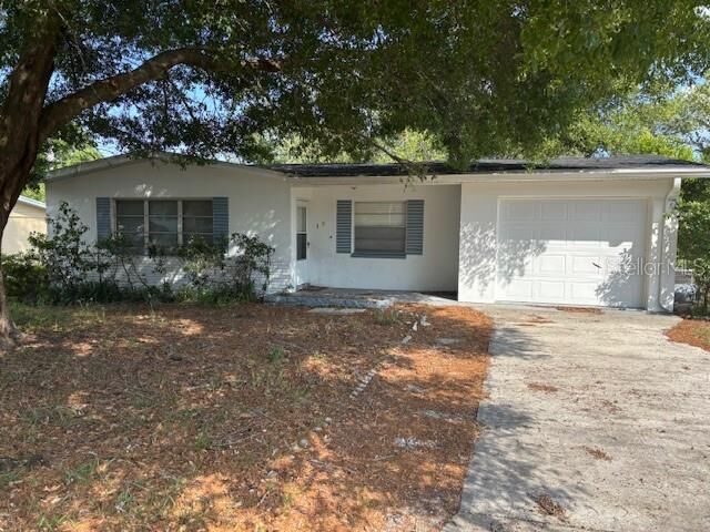 Property Photo: 17 S Jefferson Street FL 34465
