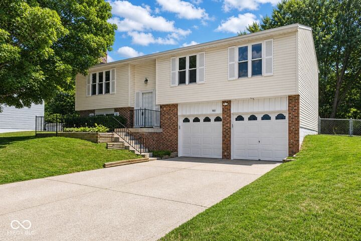 Property Photo:  1161 Rosengarten Drive  IN 46142 