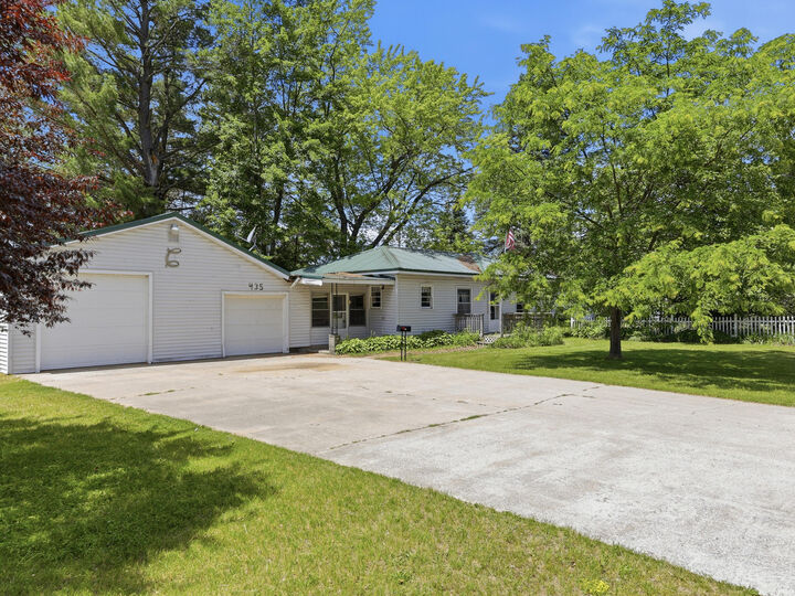 Property Photo:  435 N Perry Street  MI 49305 