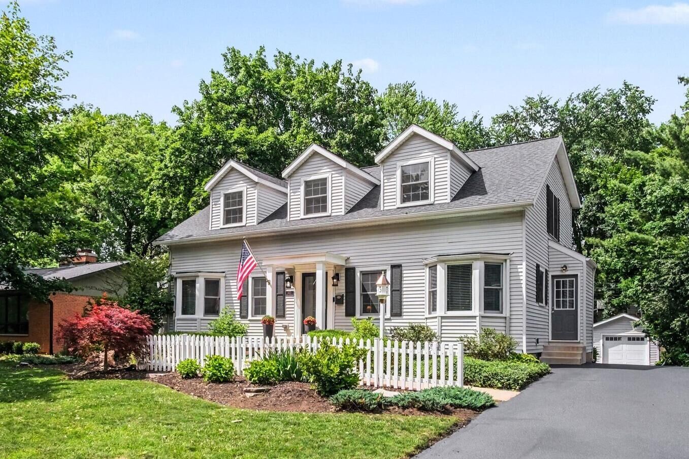 Property Photo: 2621 Elmwood Drive SE MI 49506