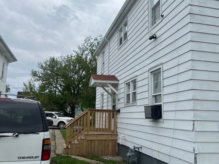 Property Photo: 1020 E Court Street IL 60901