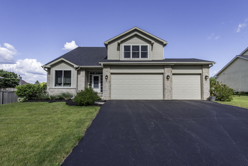Property Photo:  301 English Lane  IL 60096 