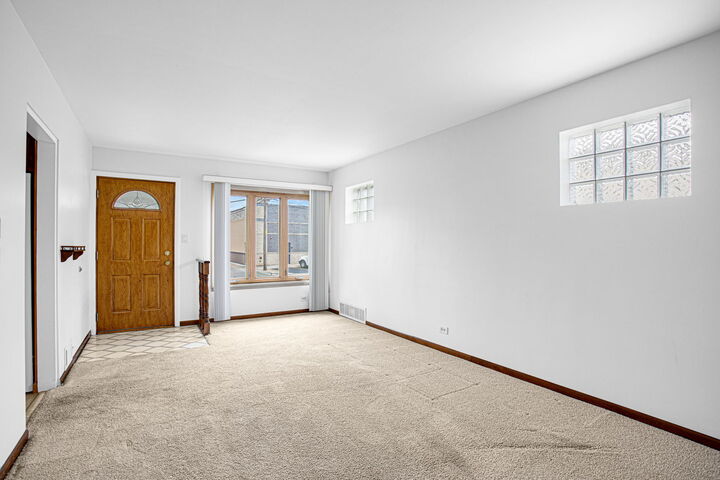 Property Photo: 2217 Keystone Avenue IL 60546