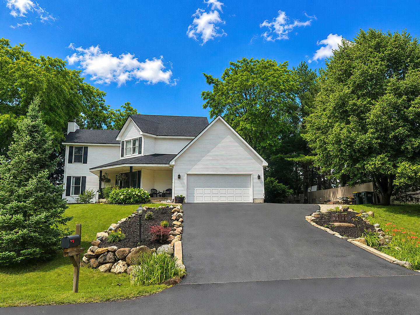 Property Photo:  2412 Elk Drive  IL 60081 