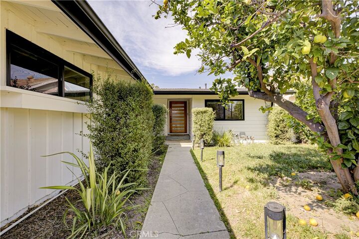 Property Photo:  5515 Hermitage  CA 91607 