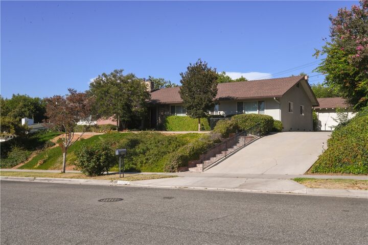 Property Photo: 5306 Bardwell CA 92506
