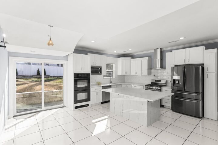 Property Photo:  239 E Bledsoe St  TN 37066 