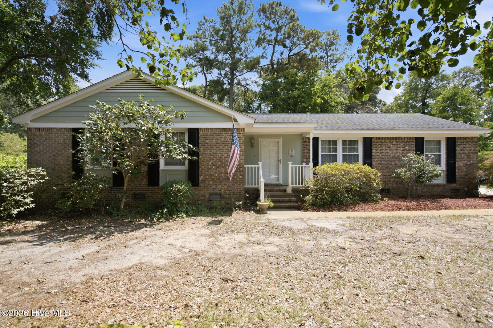 Property Photo:  206 Royal Oak Drive  NC 28409 