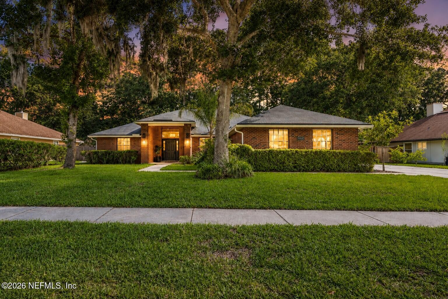 Property Photo:  12513 Gately Oaks Lane E  FL 32225 