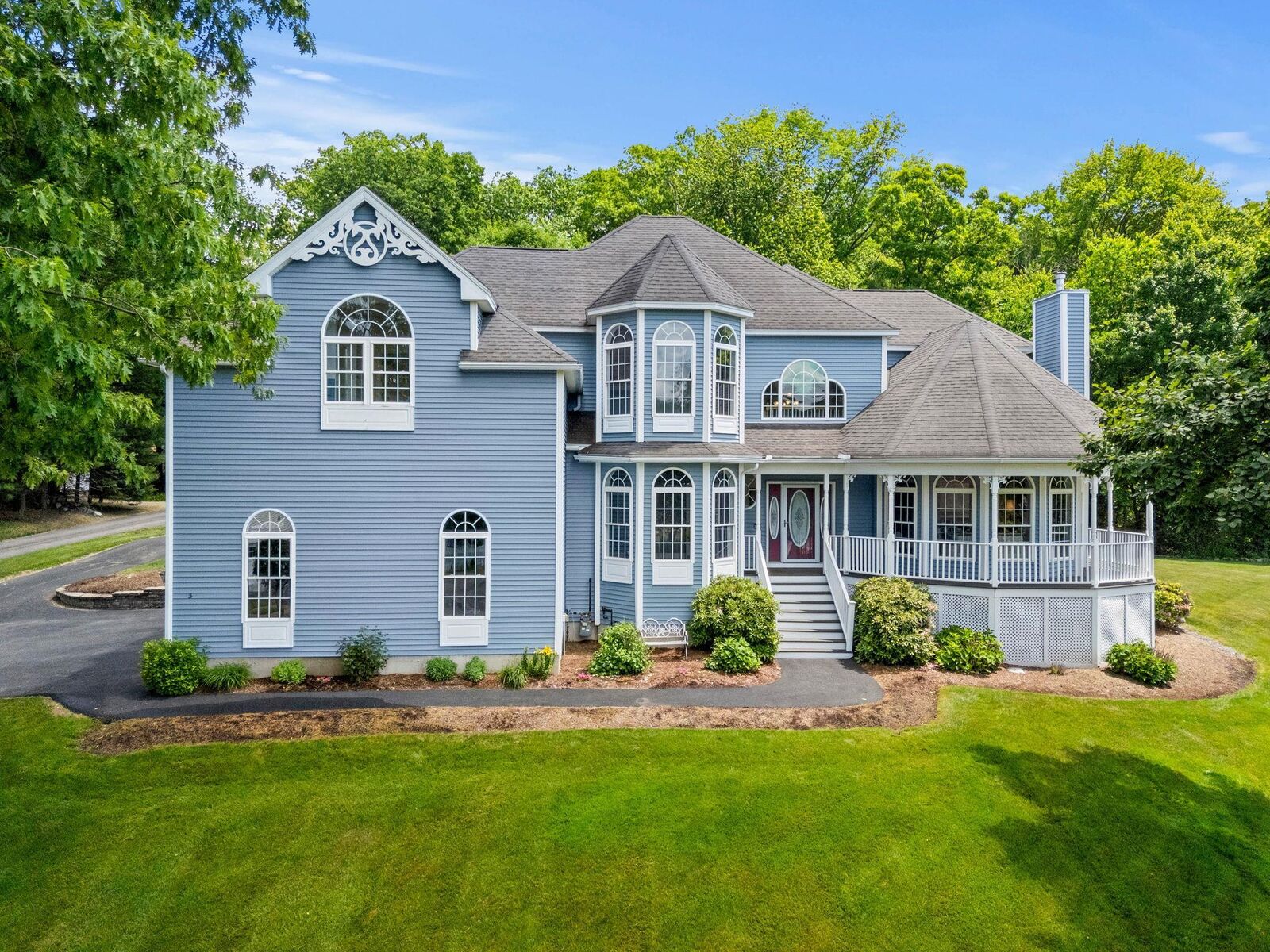 Property Photo:  3 Rainbow Drive  NH 03062 