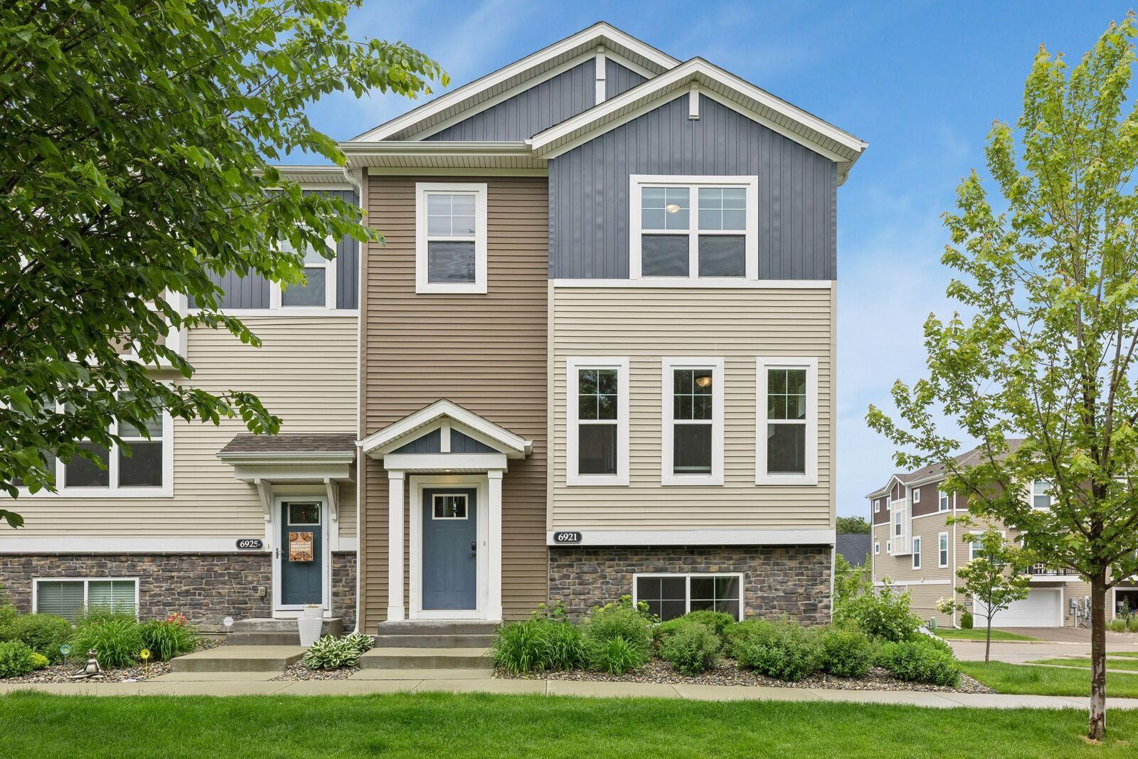Property Photo:  6921 Huckleberry Drive  MN 55331 