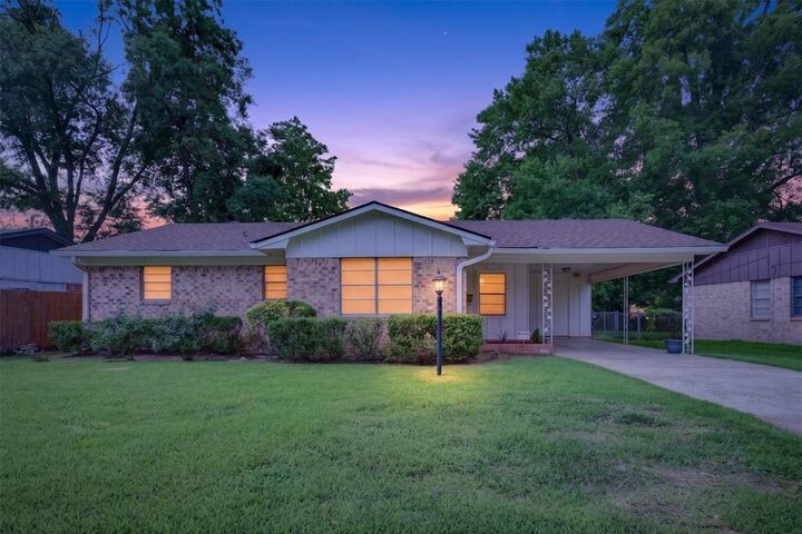 Property Photo:  3329 Red Bud Lane  LA 71108 
