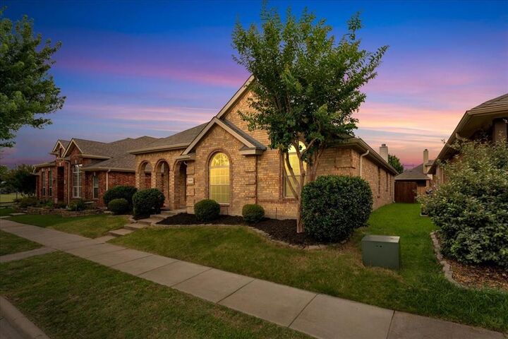 Property Photo:  5905 Chisholm Trail  TX 75070 