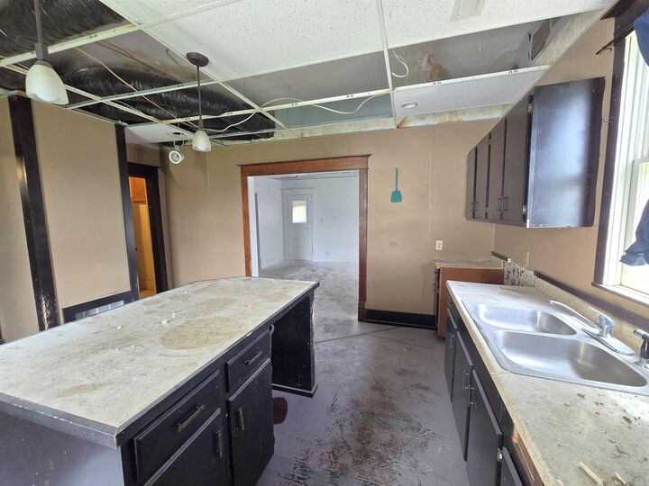 Property Photo:  102 Dover St  IA 51028 