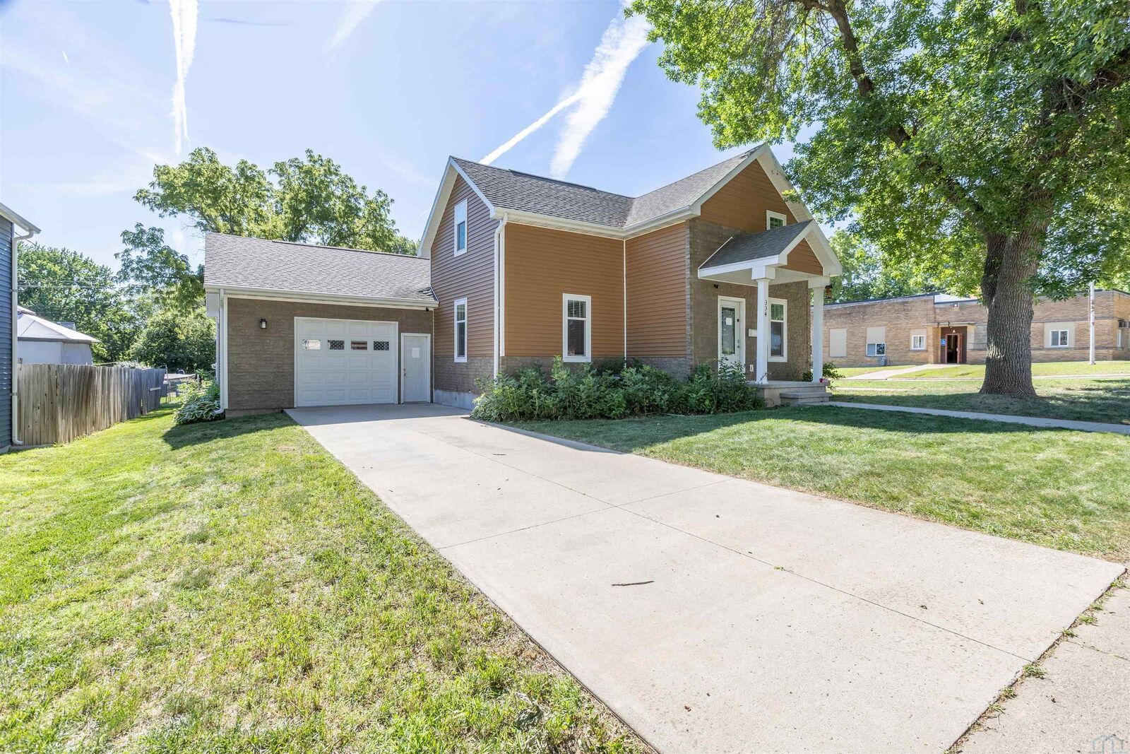Property Photo: 334 4th Ave SE IA 51031-8004