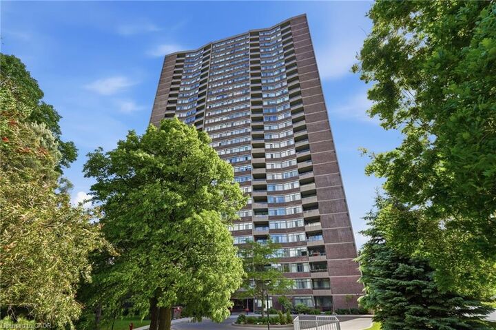 Property Photo:  3100 Kirwin Avenue 206  ON L5A 3S6 