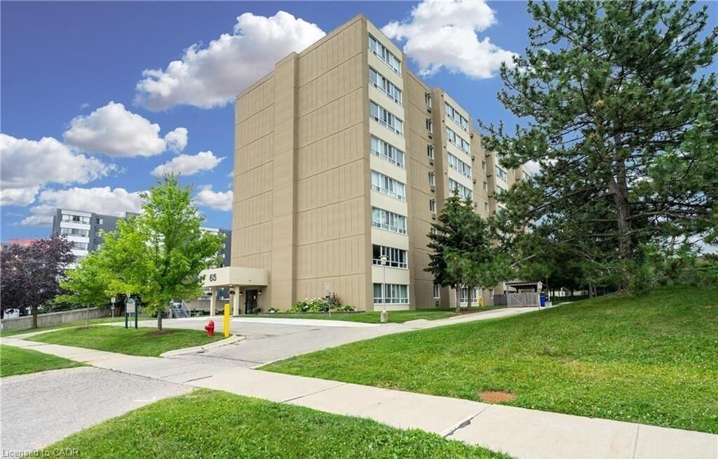 Property Photo:  65 Highland Crescent 804  ON N2M 5M8 
