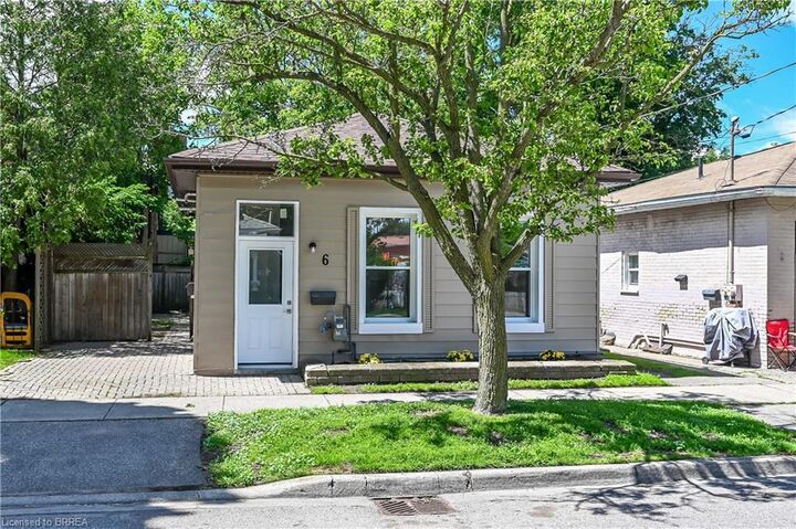 Property Photo:  6 Duke Street  ON N3T 3T3 