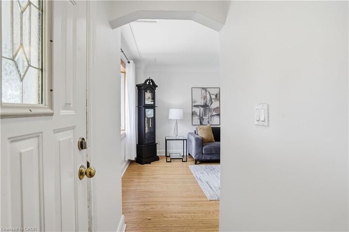 Property Photo:  29 Shadyside Avenue  ON L8V 3E2 