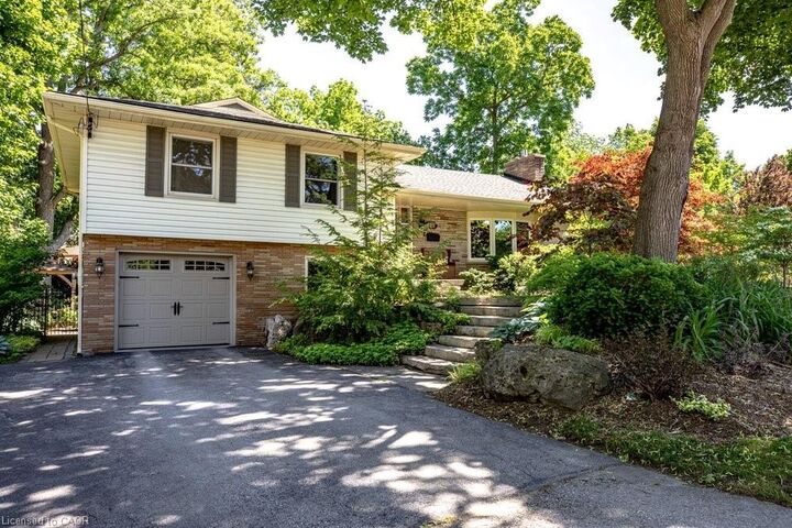 Property Photo:  589 Sharalin Court  ON L7T 2N7 