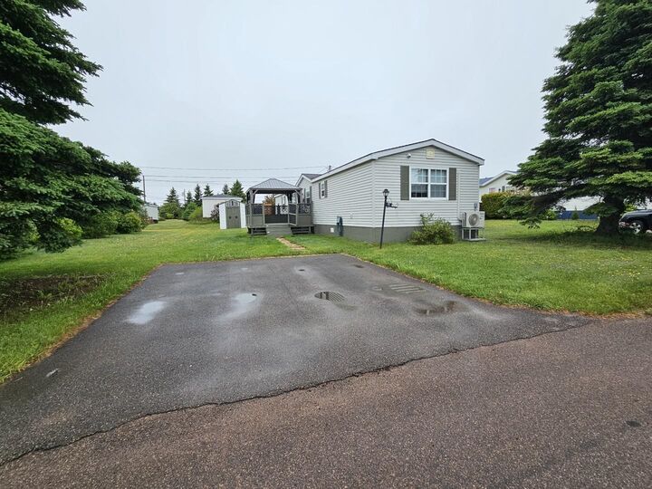 18 Jordan Avenue — photo 1