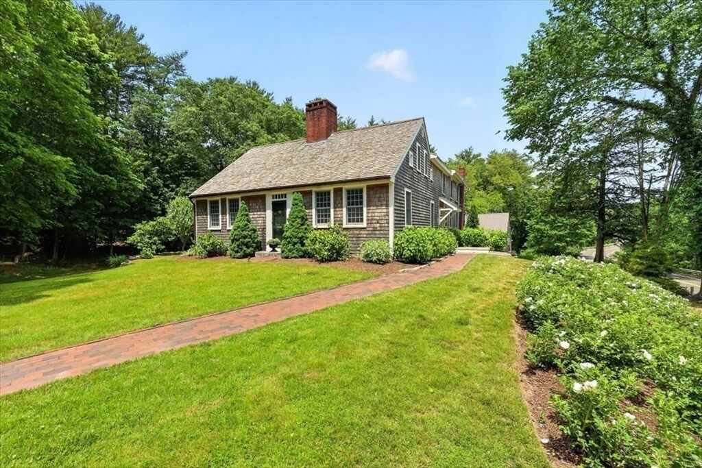 Property Photo: 1296 Tremont St MA 02332